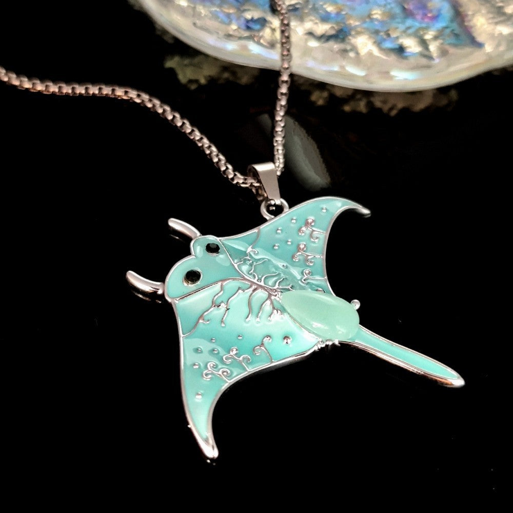 Ocean Wind Luminous Manta Ray Necklace Luminous Beach Accessories