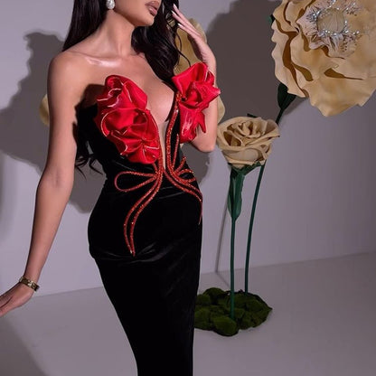 Vestido de noche largo sin tirantes con cadena de flores y temperamento socialité de estilo nuevo europeo y americano.