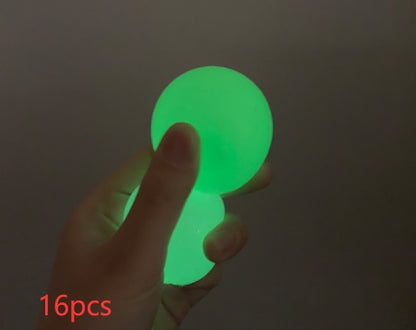 Bolas adhesivas luminosas para pared, juegos de fiesta en casa, juguetes novedosos que brillan en la oscuridad, juguete de descompresión para apretar.