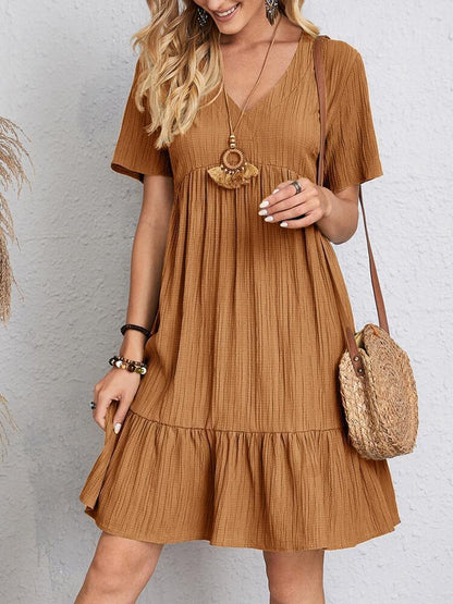 Vestido de verano de manga corta con cuello en V y volantes holgados e informales para playa
