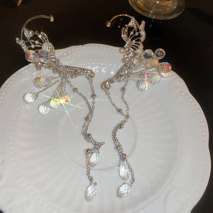Pendientes colgantes con borla de cristal y mariposa de diamante sin perforaciones