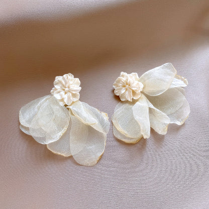 Pendientes colgantes de flores de tela con aguja de plata para mujer