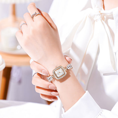 Reloj de cuarzo con placa cuadrada pequeña y pequeño con pinchos dorados, temperamento y joyas