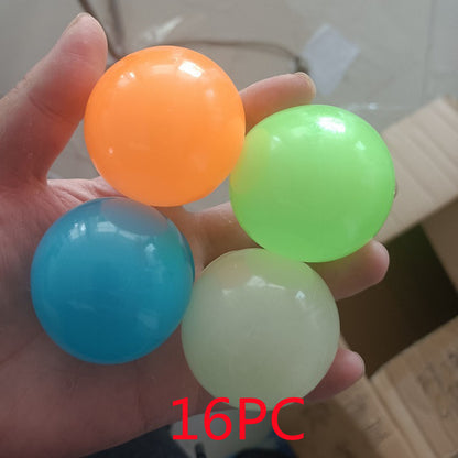 Bolas adhesivas luminosas para pared, juegos de fiesta en casa, juguetes novedosos que brillan en la oscuridad, juguete de descompresión para apretar.