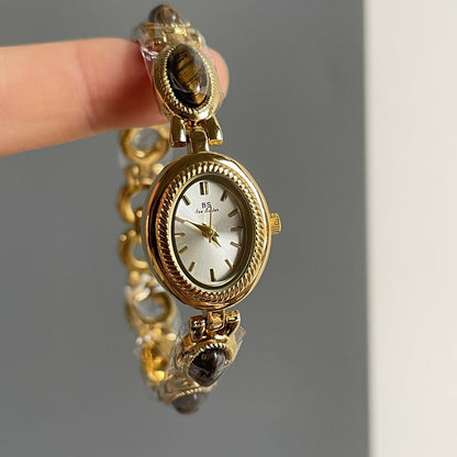 Reloj de pulsera de cuarzo con diamantes ovalados y jade pequeño para mujer