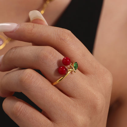 Dream Hochwertiger offener Ring aus tschechischem Diamantharz mit kleiner Kirsche und feinem Kreis