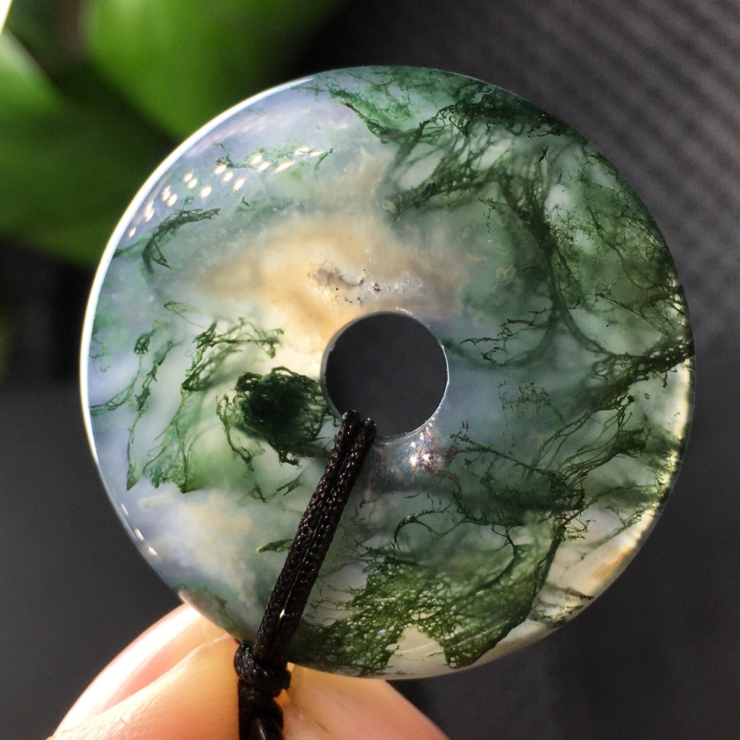 Natural Water Plants Agate Safety Buckle Pendant