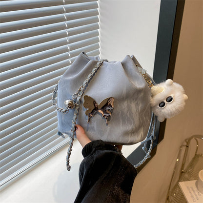 Bolso bandolera tipo cubo con diseño de mariposa
