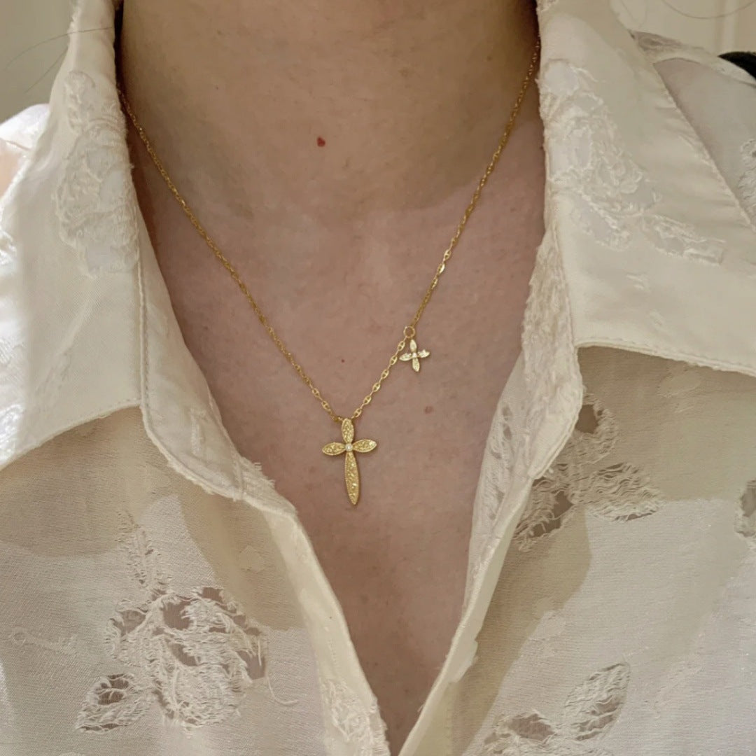 Collar de cruz de hielo de Mush, luz de iglesia, lujo, minoría, alto grado, femenino