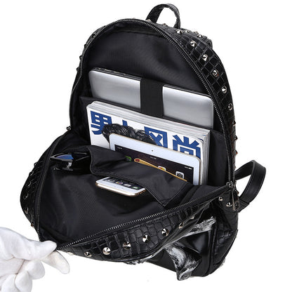 Kreativer Punk-Rucksack mit Totenkopf