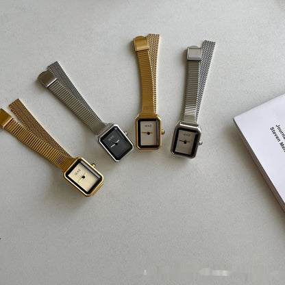 Reloj de acero estilo retro debutante