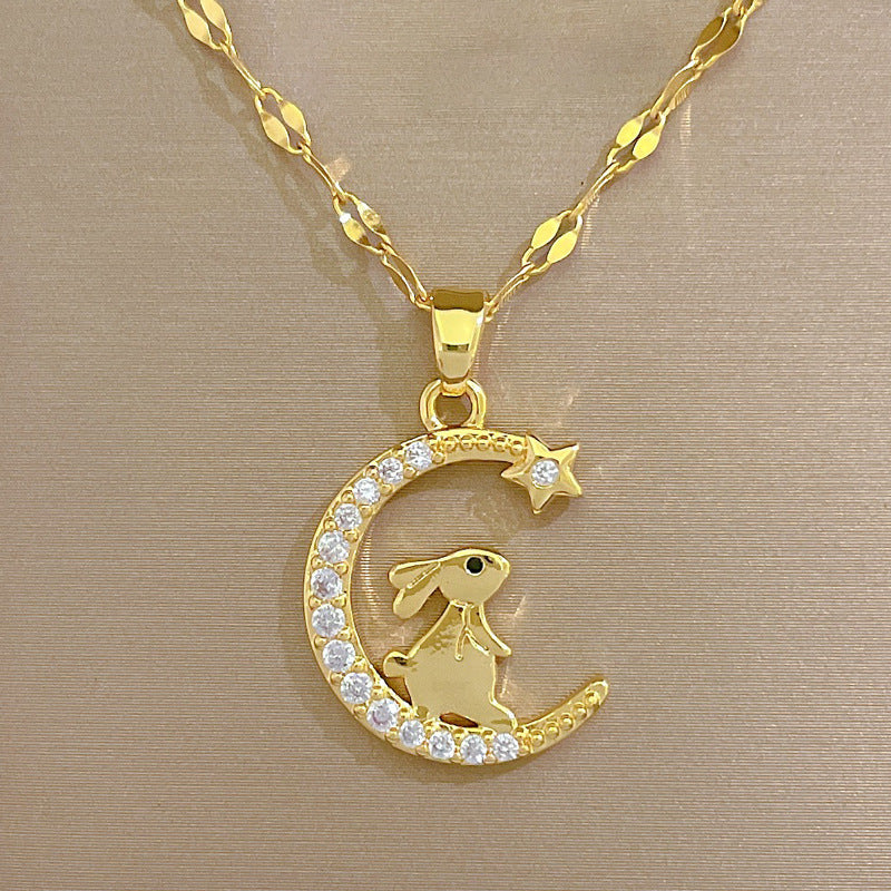 Hermoso collar de diamantes con luz de luna creciente de conejito de lujo