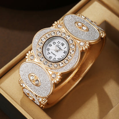 Reloj de cuarzo para mujer con diseño de flor y hoja de diamante ovalado