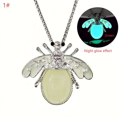 Collar de abeja luminosa de fantasía con diseño de perla con incrustaciones de luciérnaga y efecto luminoso personalizado.