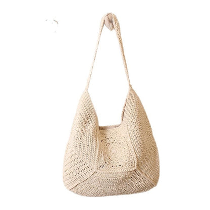 Geflochtene Strandtasche aus Stroh