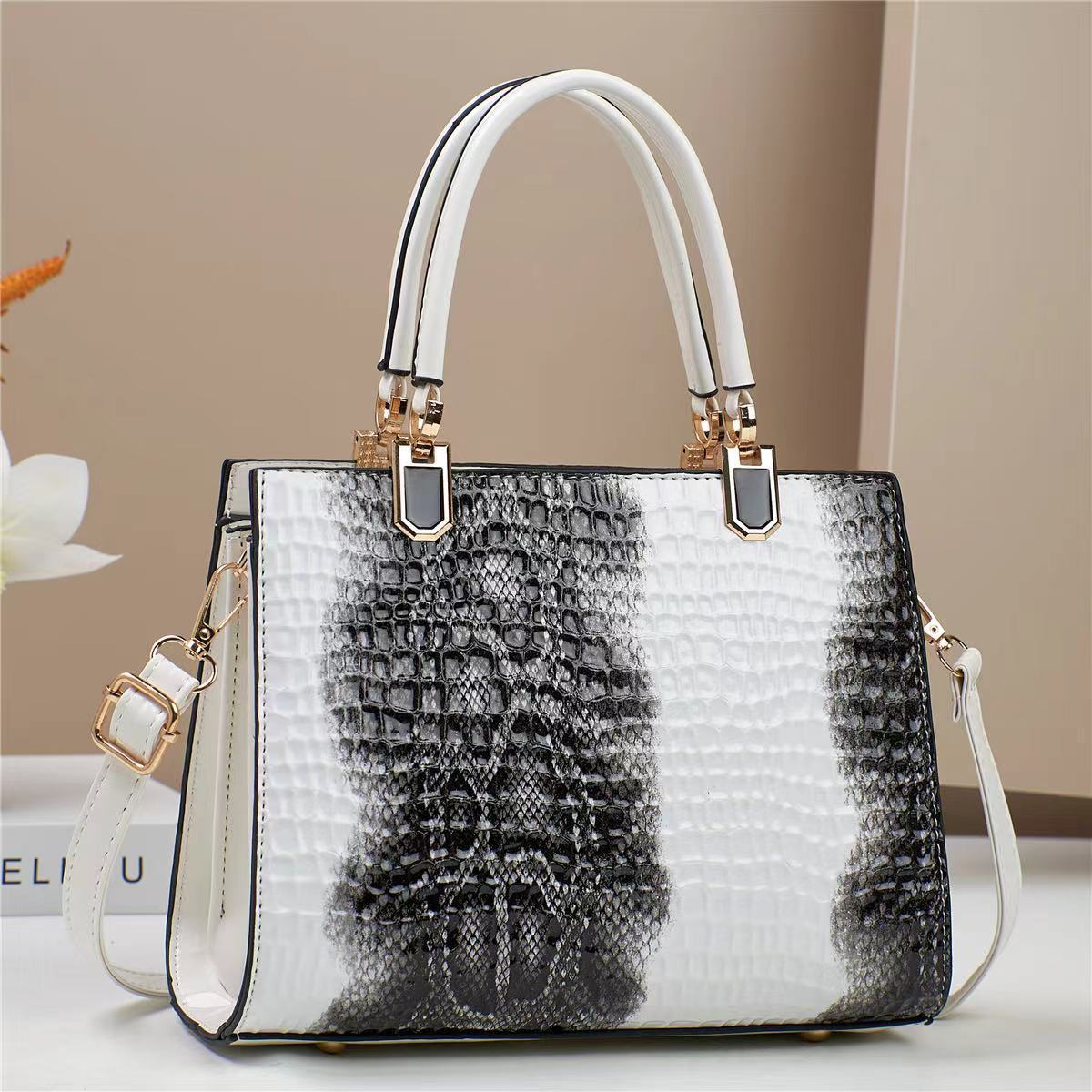 Momento Luxe Shoulder Bag