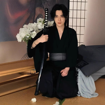 Kimono japonés tradicional de ropa formal para hombres