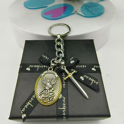 Llavero de Jesús con escudo y colgante vintage de caballero