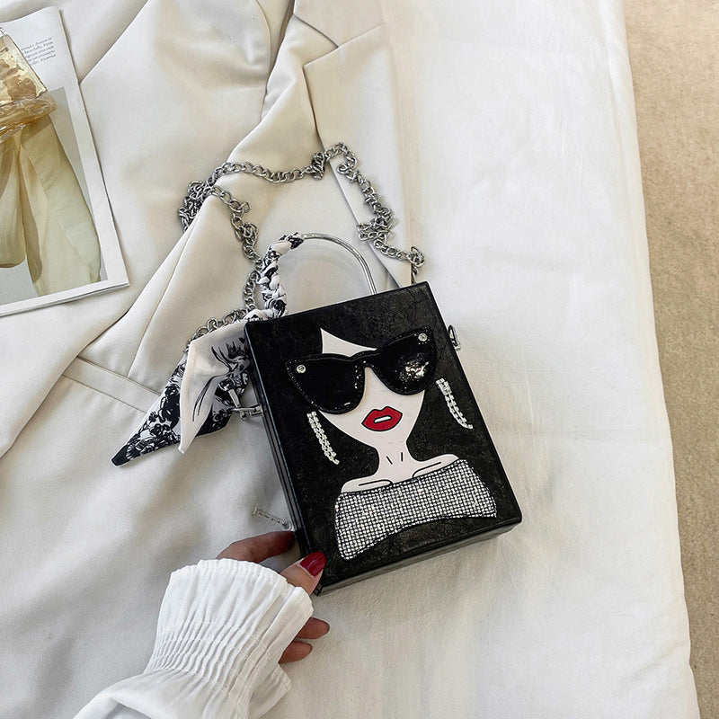 Novira Shoulder Tote
