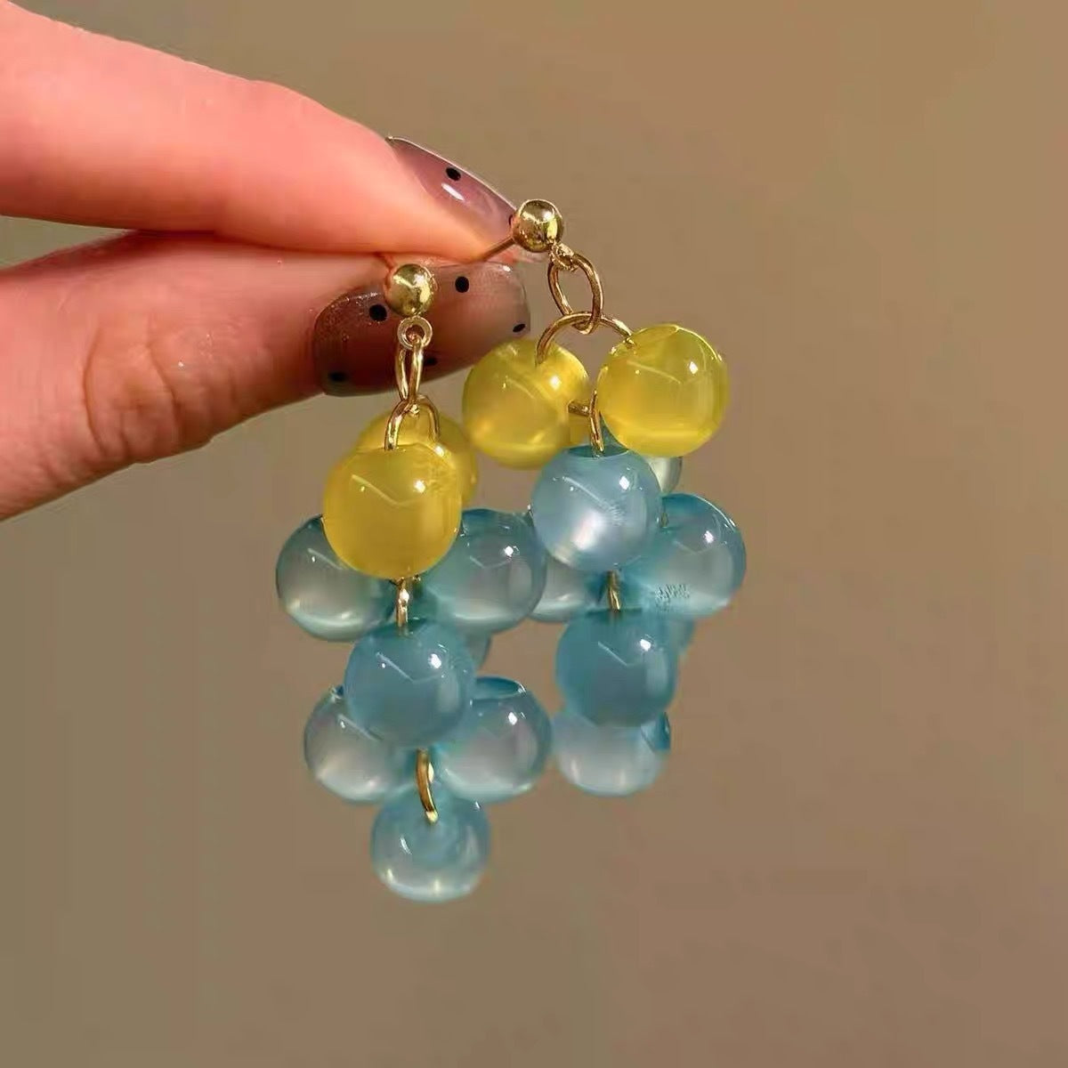 Flower Pattern Shell Tassel Round Earrings Light Luxury High Sense