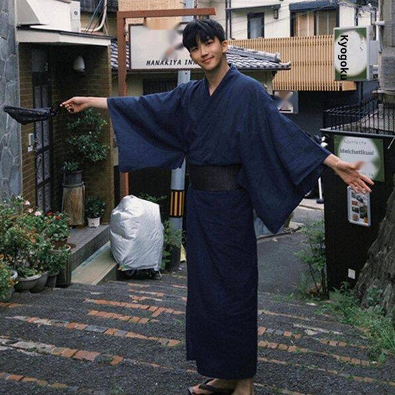 Kimono japonés tradicional de ropa formal para hombres