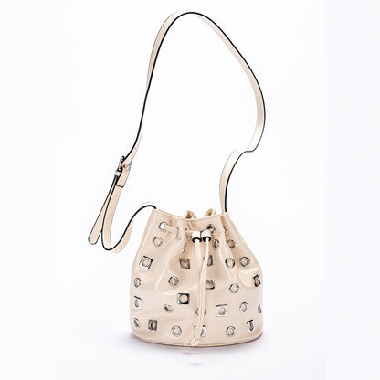 Bolso elegante de ante tipo cubo