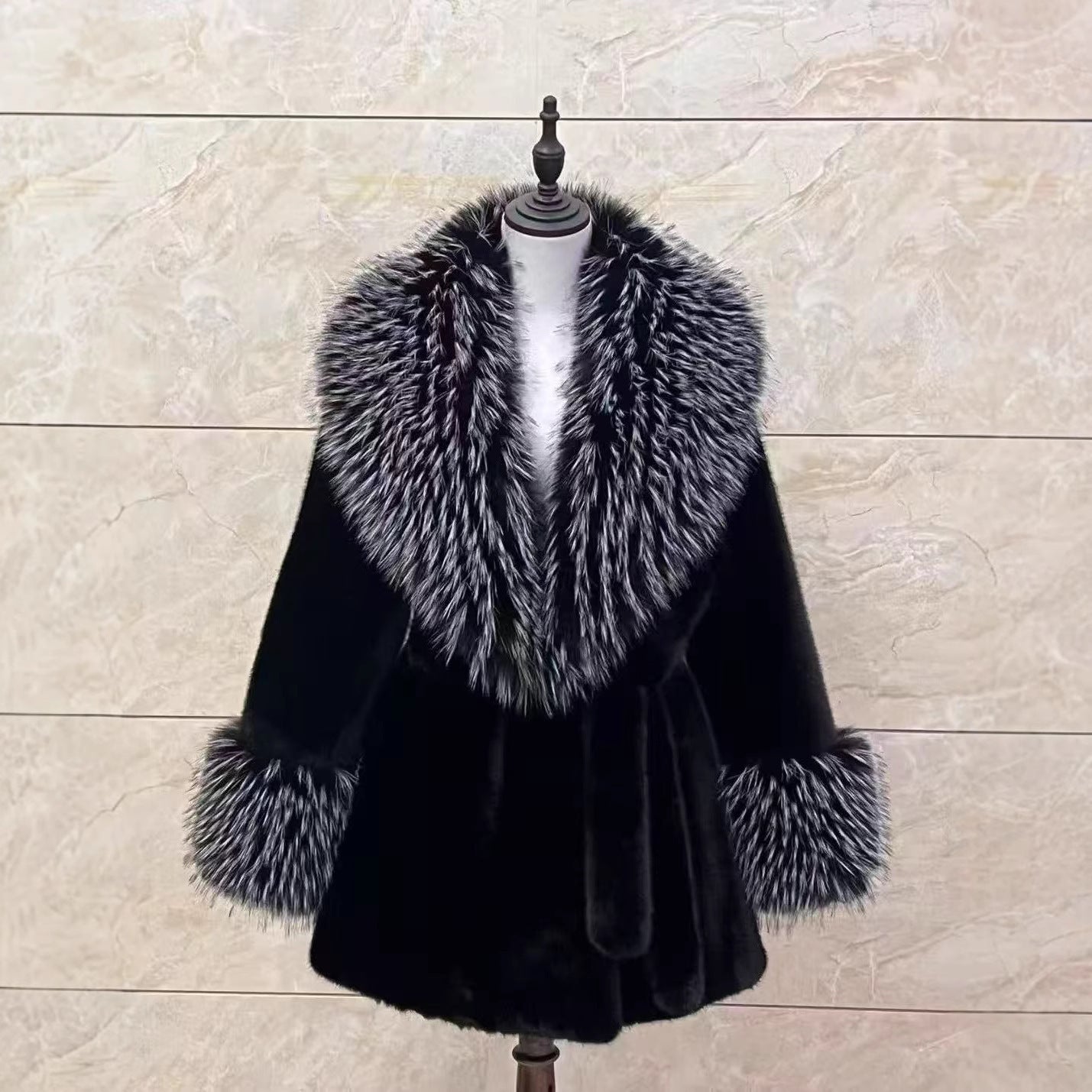 Temperament Slim Fit Women's Fur Coat
